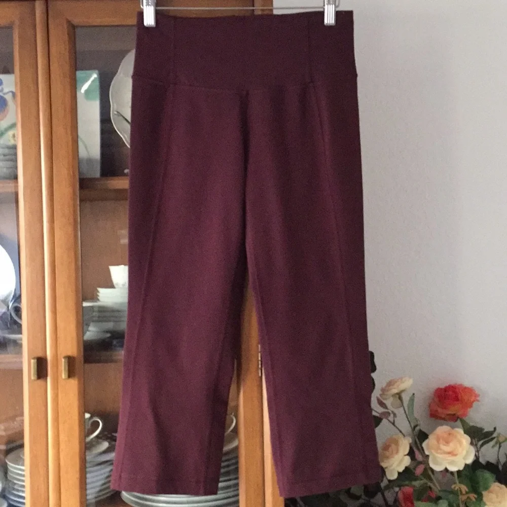Lululemon Gather & Crow Crop Bordeaux